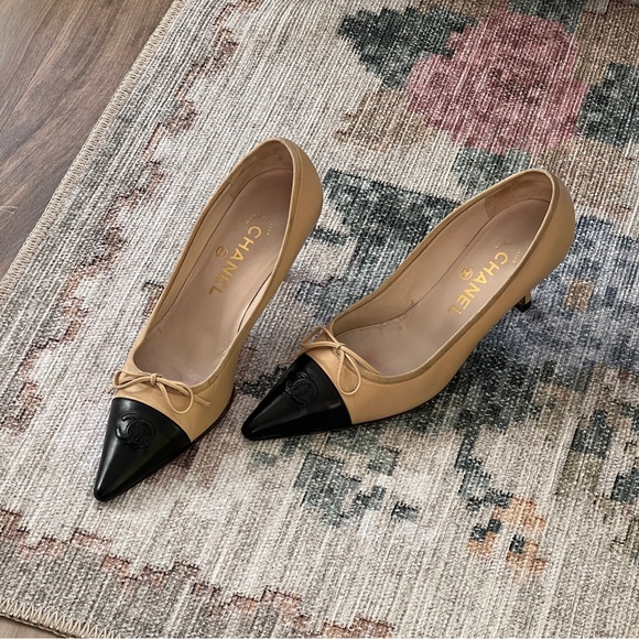 Vintage Chanel Pointed Toe Heels / Chanel Pointed Toe Pumps - Picture 1 of 6